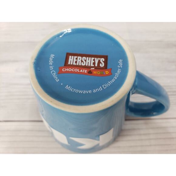 Hershey's Chocolate World Kisses Blue 3-D Coffee Mug - Picture 7 of 7